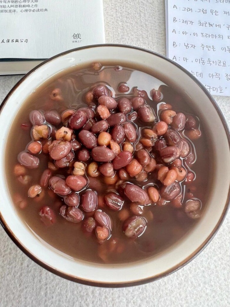 Thức uống này không chỉ giúp thải độc mà còn cải thiện làn da, giúp da sáng mịn hơn nhờ cơ chế làm sạch từ bên trong.