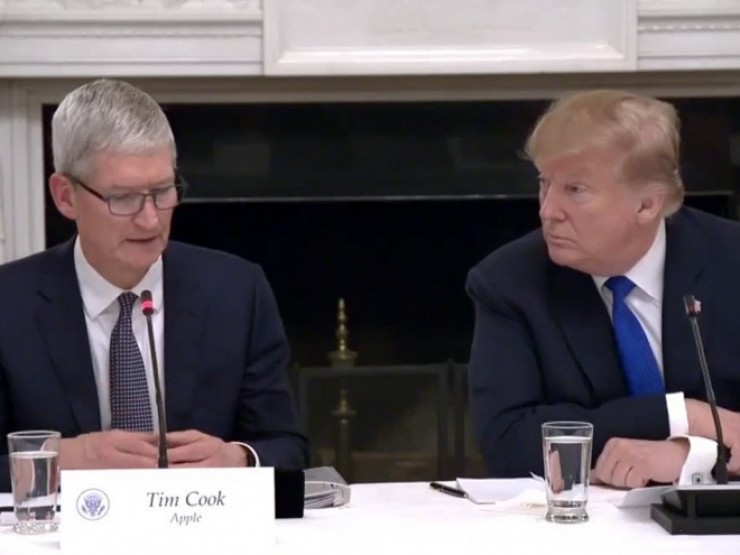 Apple “né“ mức thuế cao của Tổng thống Trump ngoạn mục