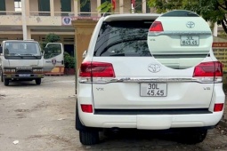 Xử phạt tài xế Land Cruiser dán băng dính che biển số