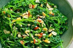Cách làm nộm rau muống, càng ăn càng "cuốn"