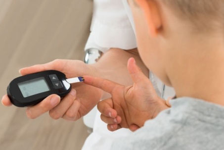 Bé 4 tuổi nguy kịch vì biến chứng tiểu đường