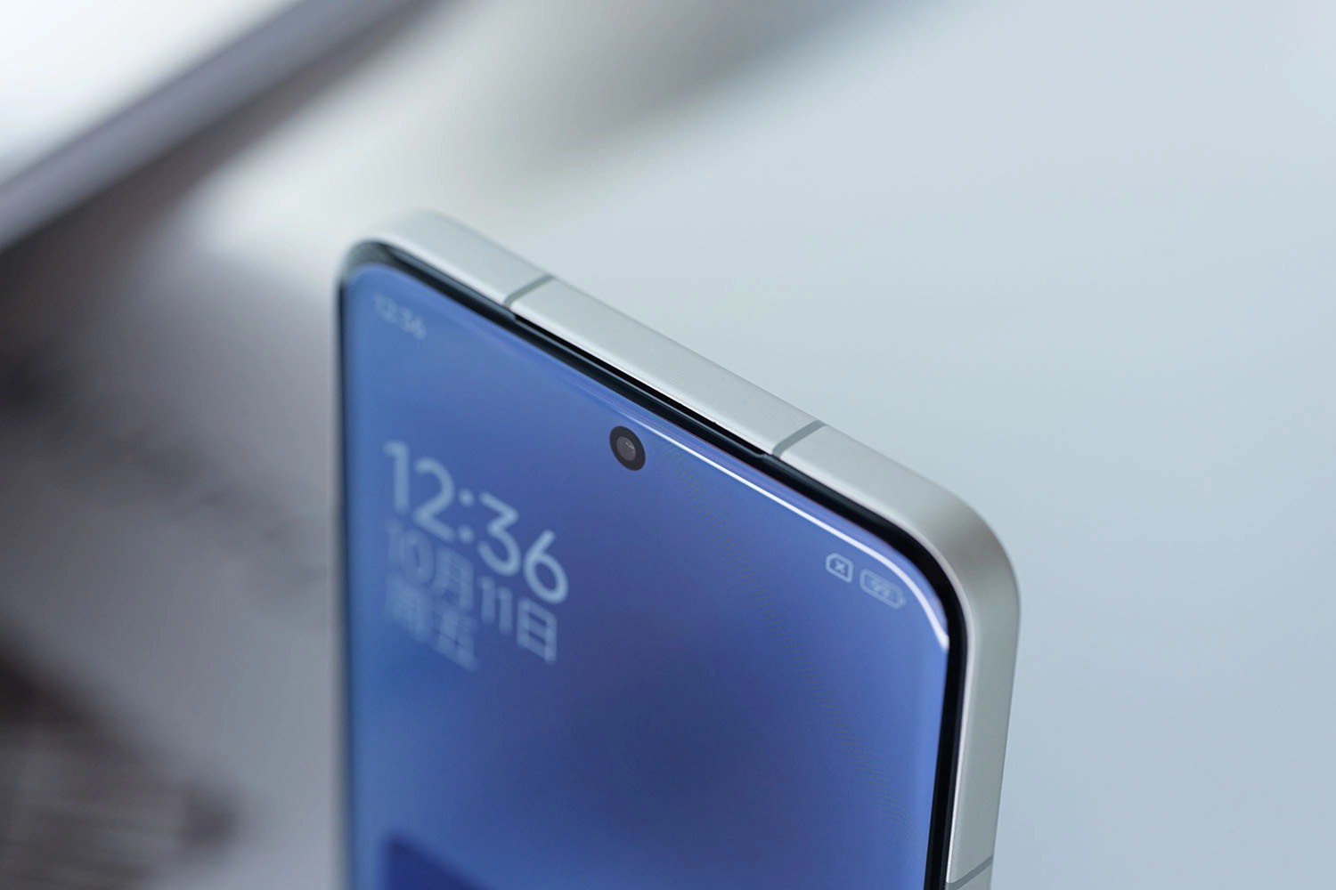 Xiaomi 15 Ultra will have a 6.7-inch LTPO OLED display.