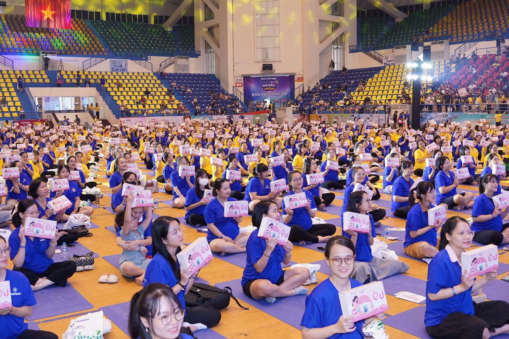 1 tỷ đồng quà tặng của bổ bầu EU Aplicaps trao tay đến hàng ngàn mẹ bầu