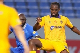 Video bóng đá Quảng Nam - SLNA: Tranh cãi trọng tài 2 lần "bẻ còi" hủy penalty