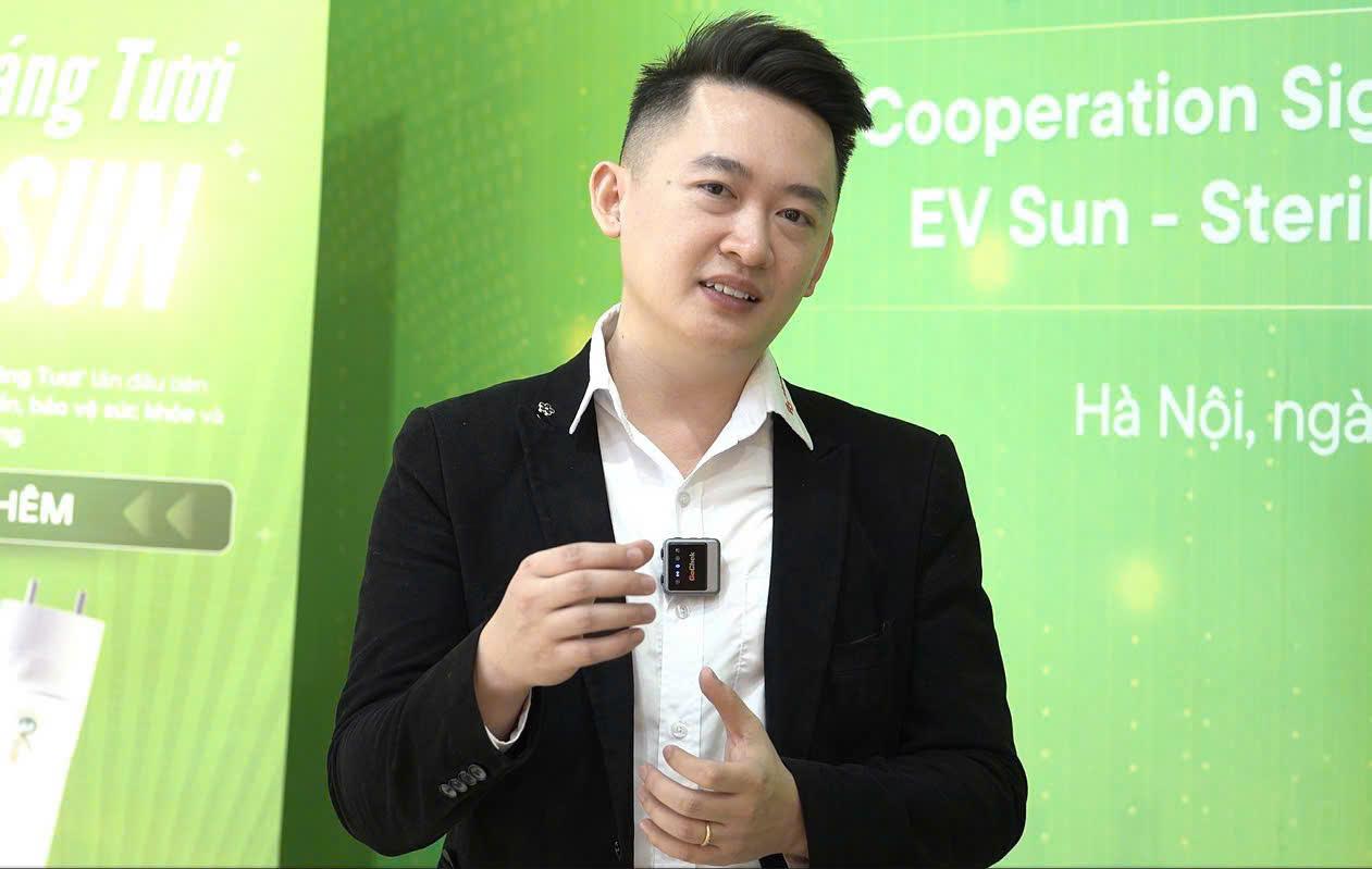 Anh Biết Tuốt Nguyễn Việt Anh chia sẻ trong sự kiện ra mắt Đèn diệt khuẩn EV, 29/10/2024.