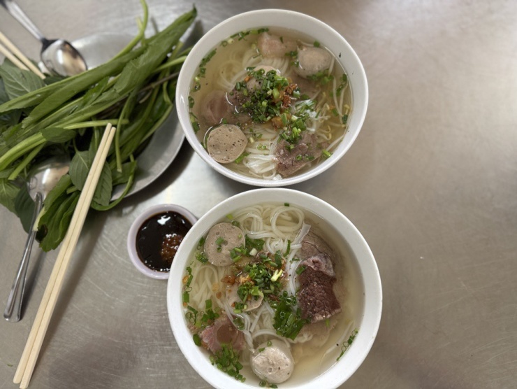 Dù đã 50 năm nhưng tô hủ tiếu của gia đình cô Lan vẫn còn đó vẹn nguyên hương vị thuở ban đầu.