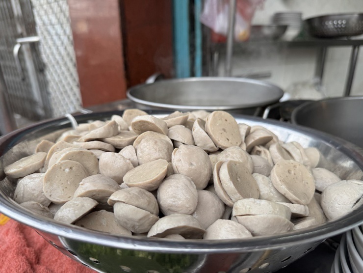 Tô hủ tiếu ba đời đặc biệt vì yếu tố lạ, tạo dựng danh tiếng 50 năm tại Thủ Đức - 6