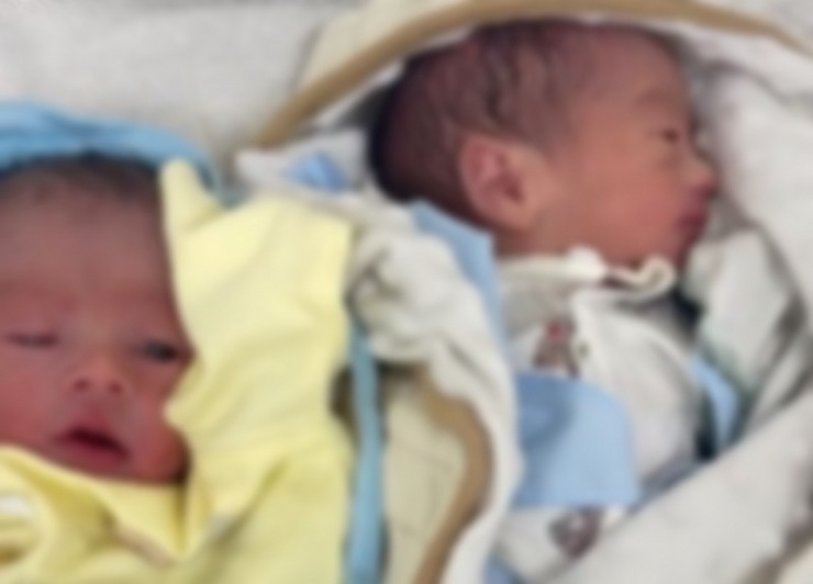 2 bé sinh đôi bị người thân để trong thùng xốp bỏ trước cửa nhà dân.