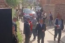 Bạn trẻ - Cuộc sống - Chú rể "đãng trí" đón dâu sớm 10 ngày, nhà gái lập tức làm một việc