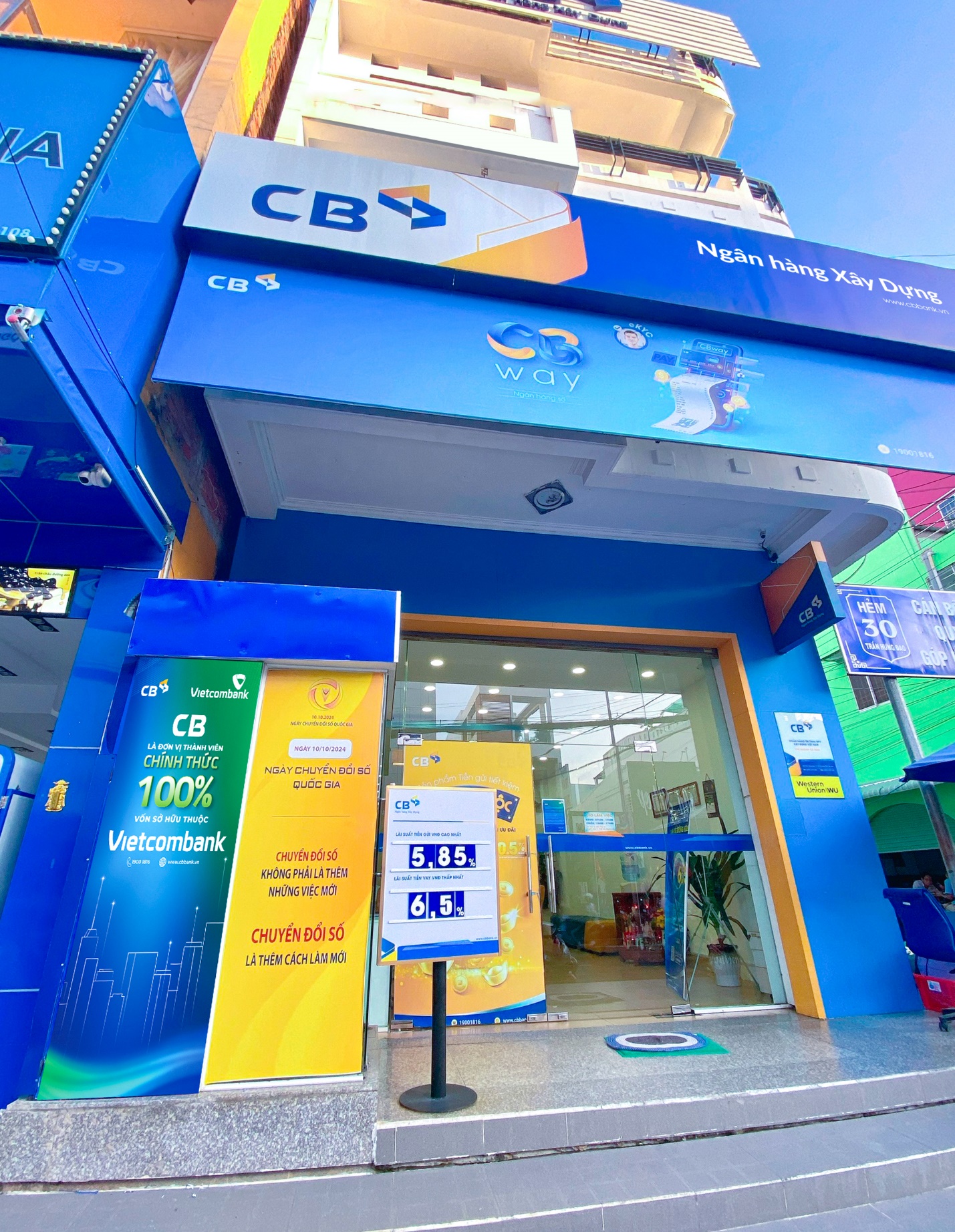 Ngân hàng Xây dựng (CB): Hàng ngàn quà tặng – Sôi nổi mùa lễ hội - 3