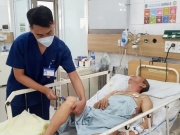 Sức khỏe đời sống - Người đàn ông ở Hà Nội nguy kịch vì chữa bệnh xương khớp theo cách này