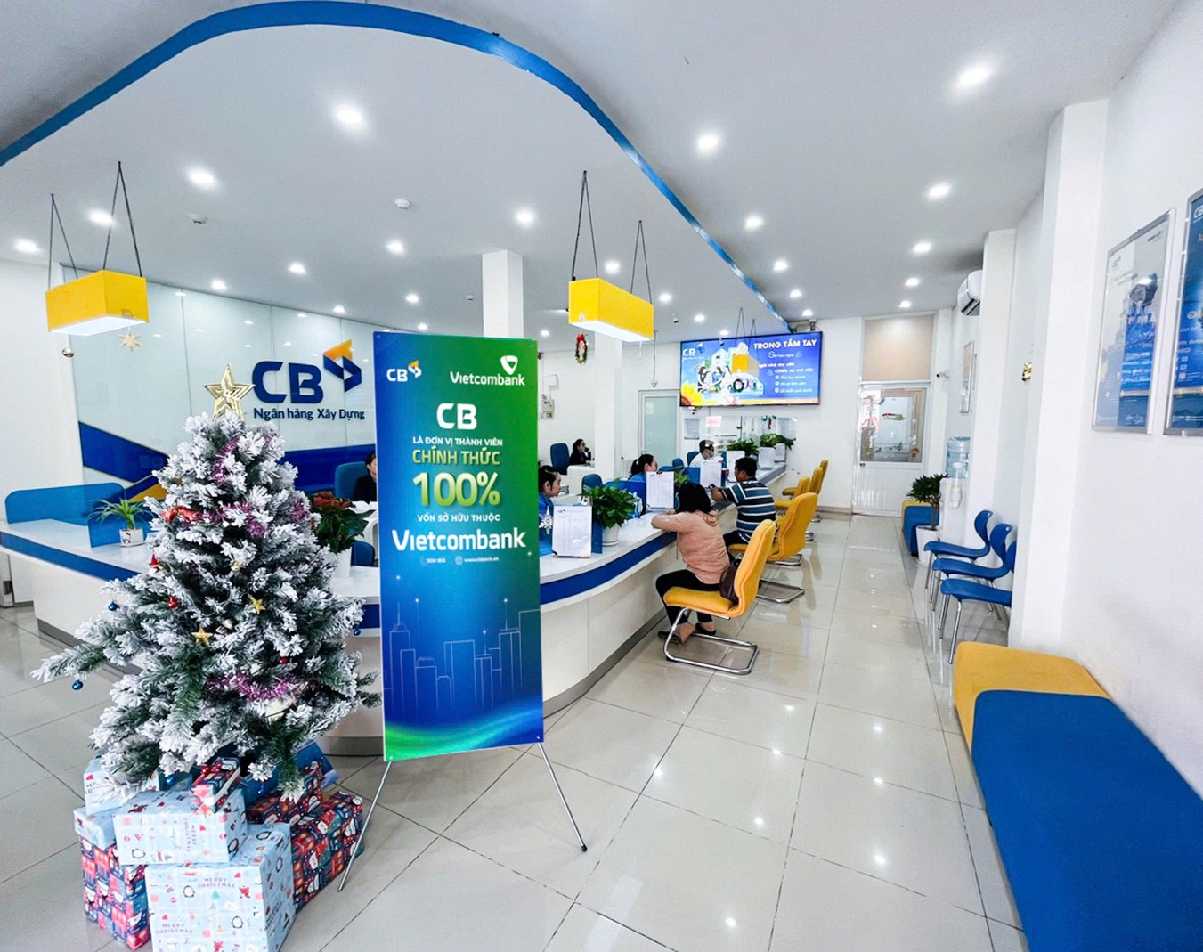 Ngân hàng Xây dựng (CB): Hàng ngàn quà tặng – Sôi nổi mùa lễ hội - 1