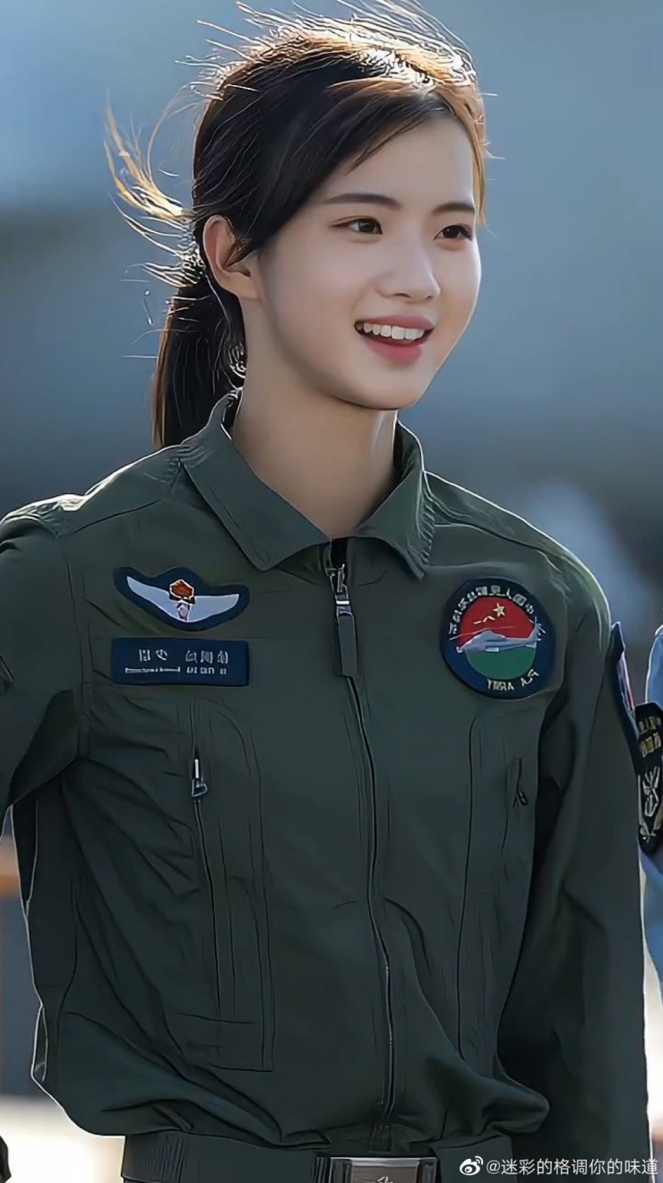 Nhan sắc phi công Trung Quốc được ví như Song Hye Kyo - 1