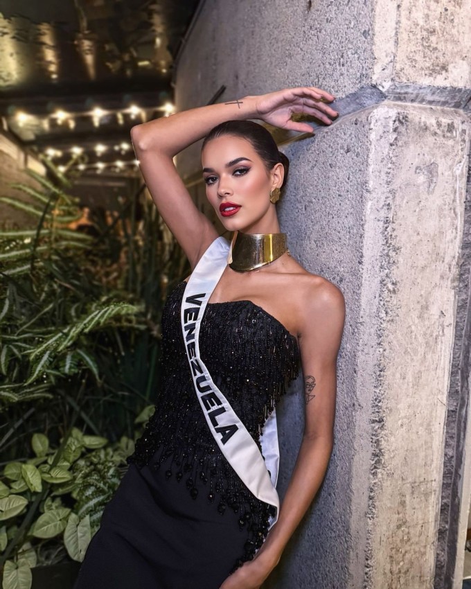 Trong hơn hai tuần tham dự Miss Universe ở Mexico, Ileana Márquez tạo dấu ấn với vẻ đẹp cá tính, năng động.