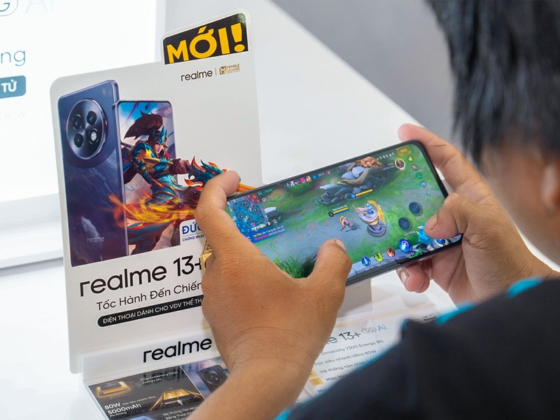 Khả năng xử lý mượt mà và ổn định của realme 13+ đã được kiểm chứng bởi các tuyển thủ e-sports tại đấu trường chuyên nghiệp