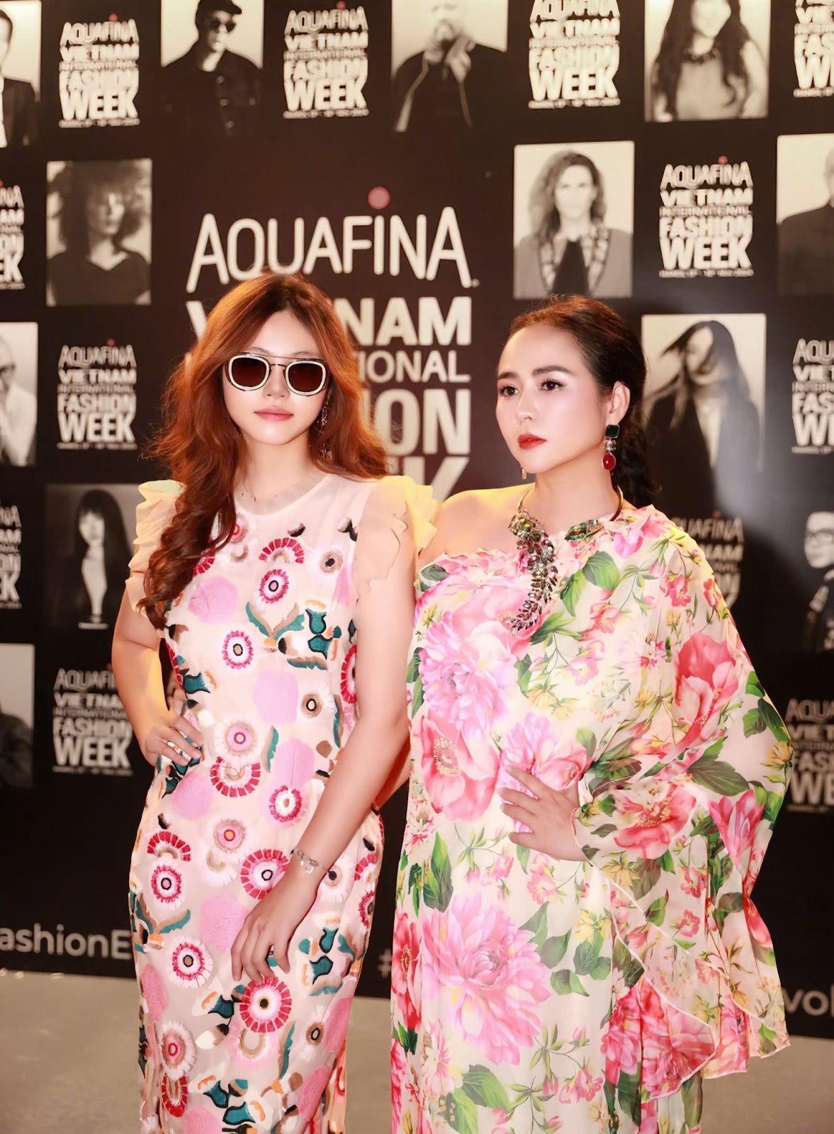 Hai mẹ con duyên dáng trên thảm đỏ Tuần lễ thời trang 