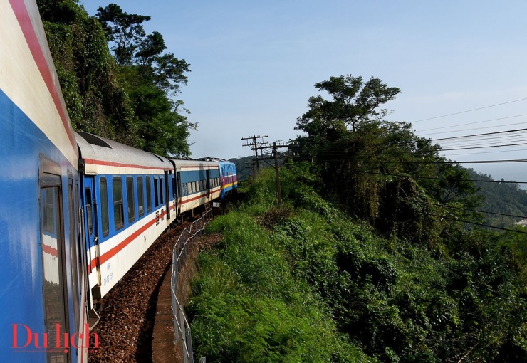 Khám phá vẻ đẹp muôn màu đất nước qua ô cửa trên chuyến tàu Bắc- Nam - 10