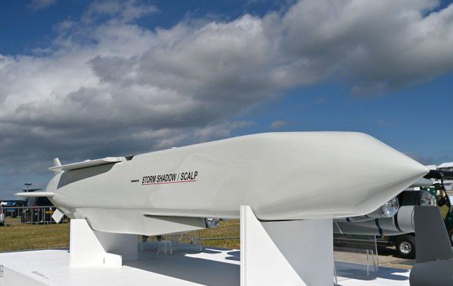 Pháp, Anh 'bật đèn xanh' cho Ukraine dùng tên lửa tầm xa tấn công lãnh thổ Nga - 1