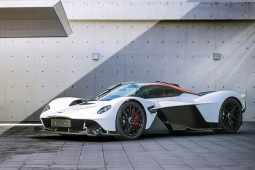 Ngắm xe - Siêu phẩm triệu USD Aston Martin Valkyrie lên sàn đấu giá