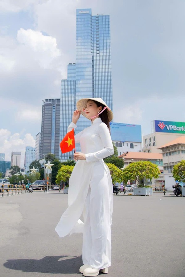 Từ một người yếu ngoại ngữ, giờ đây Anchalee còn ấp ủ dự định mở công ty du lịch, đưa hình ảnh Việt Nam đến với bạn bè quốc tế