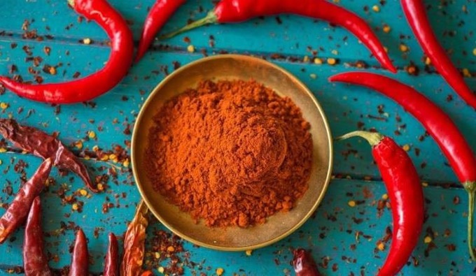 Thêm ớt bột vào món ăn giúp tăng hương vị, tăng cường tốc độ giảm cân.