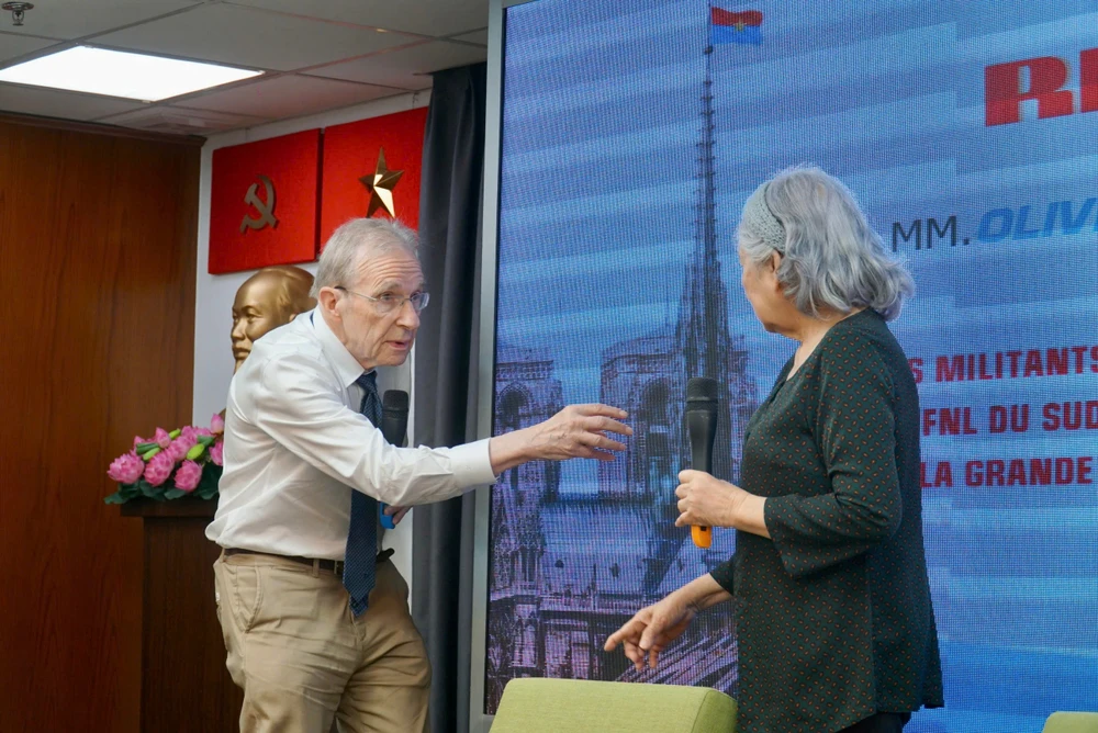 Ông Olivier Parriaux cho biết bản thân cùng đồng đội chỉ có lòng can đảm mà không mảy may suy nghĩ. Ảnh: BẢO PHƯƠNG