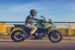 Ra mắt môtô tầm trung 2025 Honda NC750X hút phái mạnh