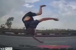 Clip: Cái giá quá đắt của việc chạy xe ngược chiều