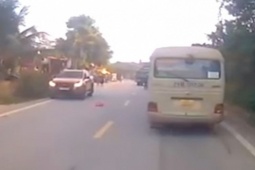 Vụ tai nạn khiến bé 5 tuổi tử vong: Tạm giữ các phương tiện để điều tra
