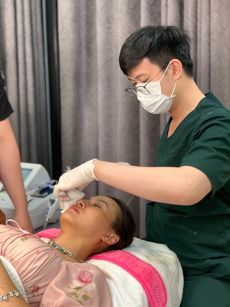 Bác sĩ Chuyên khoa I da liễu - Bùi Bảo Phương của thẩm mỹ Thế Giới Sắc Đẹp.