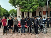 An ninh - Xã hội - Khởi tố 13 đối tượng mang dao kiếm, rượt đuổi chém nhau trên đường