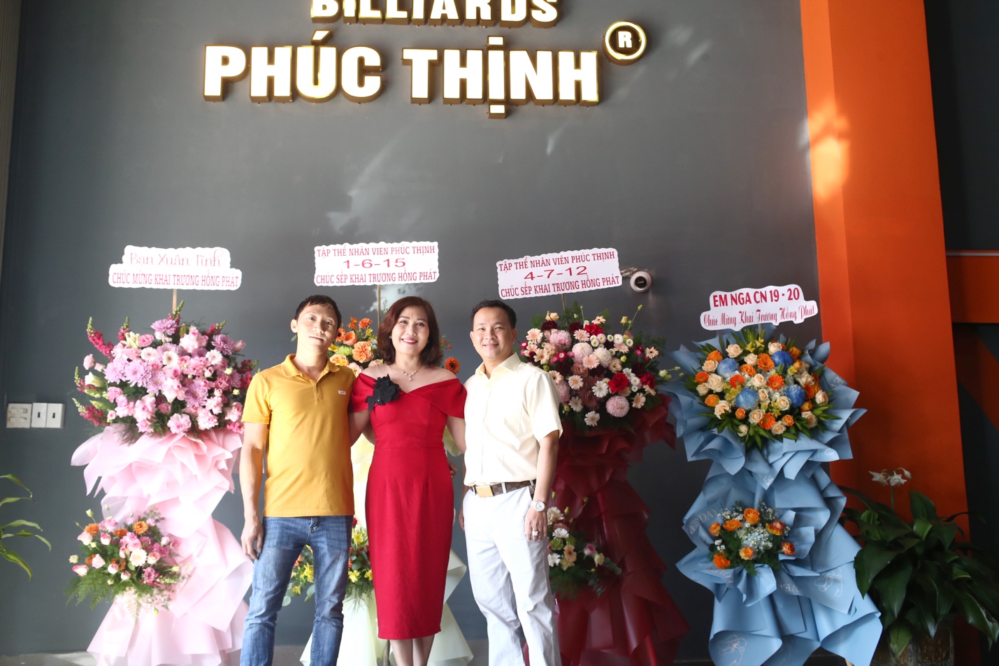Cô Đoàn thị Thu Lan (giữa) đồng sở hữu chi nhánh Phúc Thịnh 30