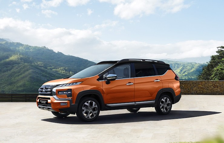 Mitsubishi Xpander Cross 2023 màu cam - đen. (Ảnh: MMV)