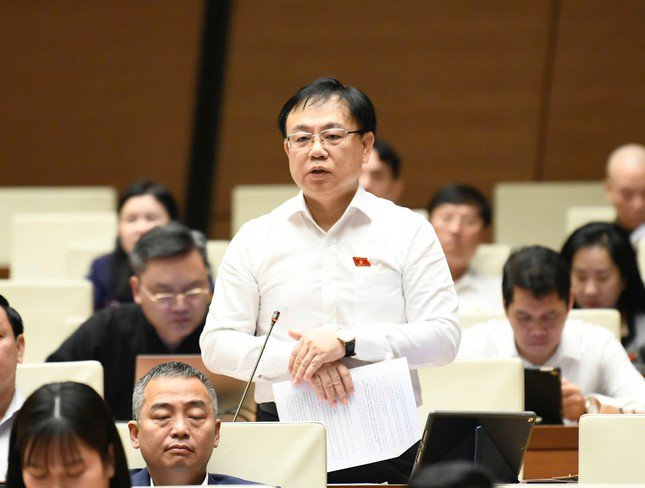 Đại biểu Nguyễn Công Long (đoàn Đồng Nai) phát biểu ý kiến tại phiên thảo luận. Ảnh: Như Ý.