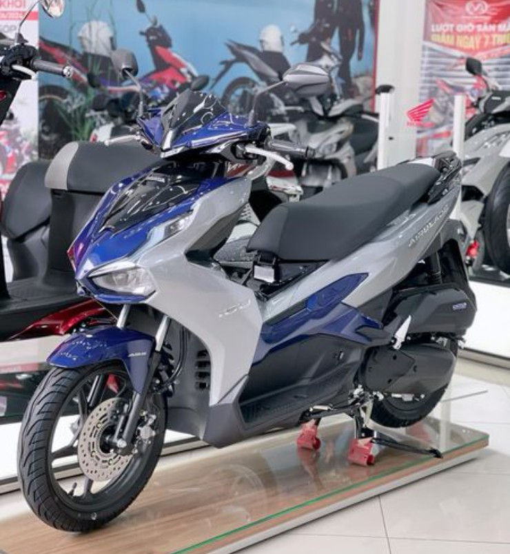 Giá Honda Air Blade cuối tháng 11/2024, chênh cao 2 triệu đồng - 2