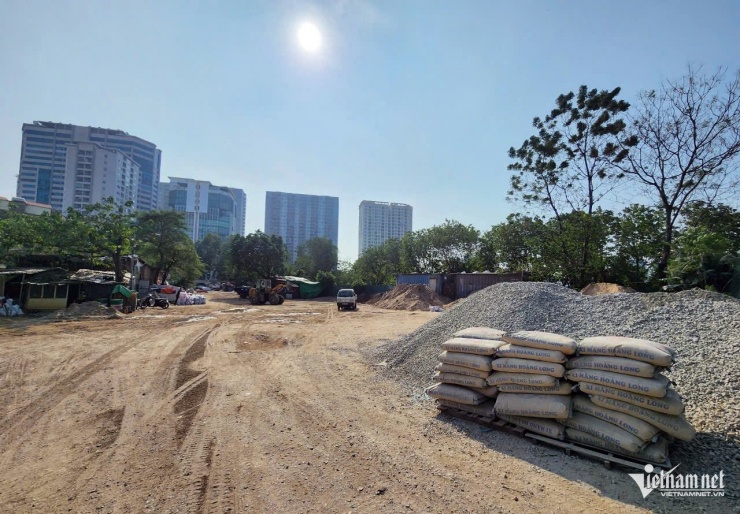 Xót xa cảnh công viên &#39;đắp chiếu&#39; 10 năm ở Hà Nội, mệnh lệnh phải xong trước Tết - 4