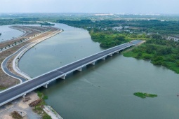 Tin tức trong ngày - Loạt cầu xây xong thiếu đường kết nối