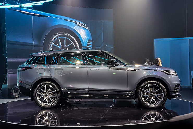 Land Rover Velar nâng cấp mới ra mắt tại Việt Nam, giá bán từ hơn 3,7 tỷ đồng - 2