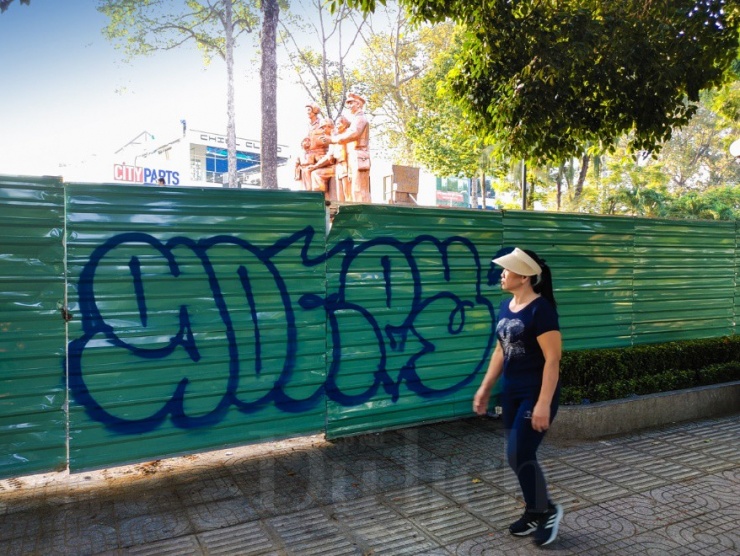 Trước đó vào ngày 21/8/2024, UBND Q.5 đã tổ chức lễ bàn giao mặt bằng phục vụ thi công xây dựng Tượng đài CAND “Vì bình yên cuộc sống”.