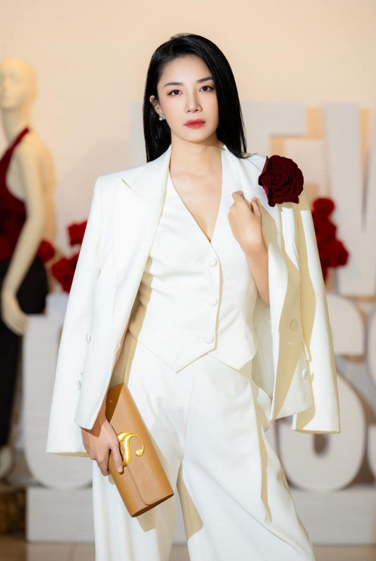 "Chính thất" có gu thời trang sang chảnh nhất màn ảnh Việt hiện tại, cách đây 15 năm cũng từng đen nhẻm khó nhận ra - 7