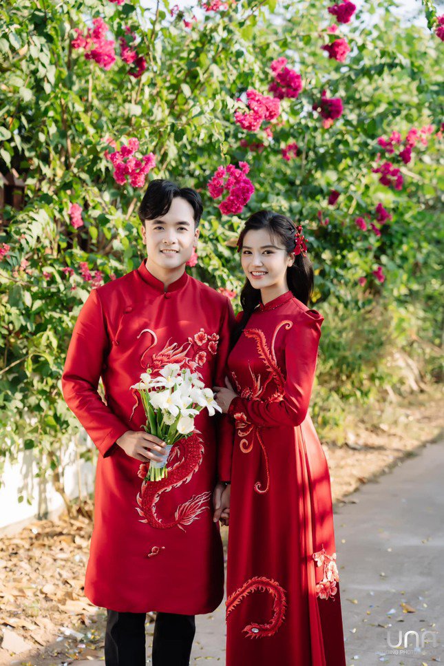 Sau 4 năm yêu, cặp diễn viên Anh Đào và Anh Tuấn về chung một nhà. Cả hai tổ chức lễ ăn hỏi hôm 21/11 tại quê nhà của cô dâu ở Bắc Giang.