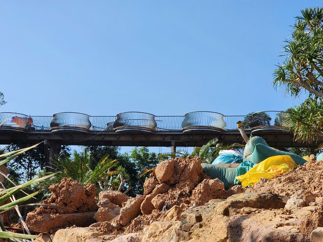 Sau khi bị phát hiện xây dựng trái phép hồi đầu năm, ông Đ. xin tự nguyện tháo dỡ công trình vi phạm nhưng âm thầm xây dựng hàng loạt công trình trái phép khác hoành tráng hơn