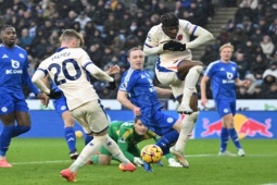 Hàng công Chelsea "tấu hài khó đỡ": Người sút kẻ chặn, bỏ lỡ cơ hội ở cự ly 2m