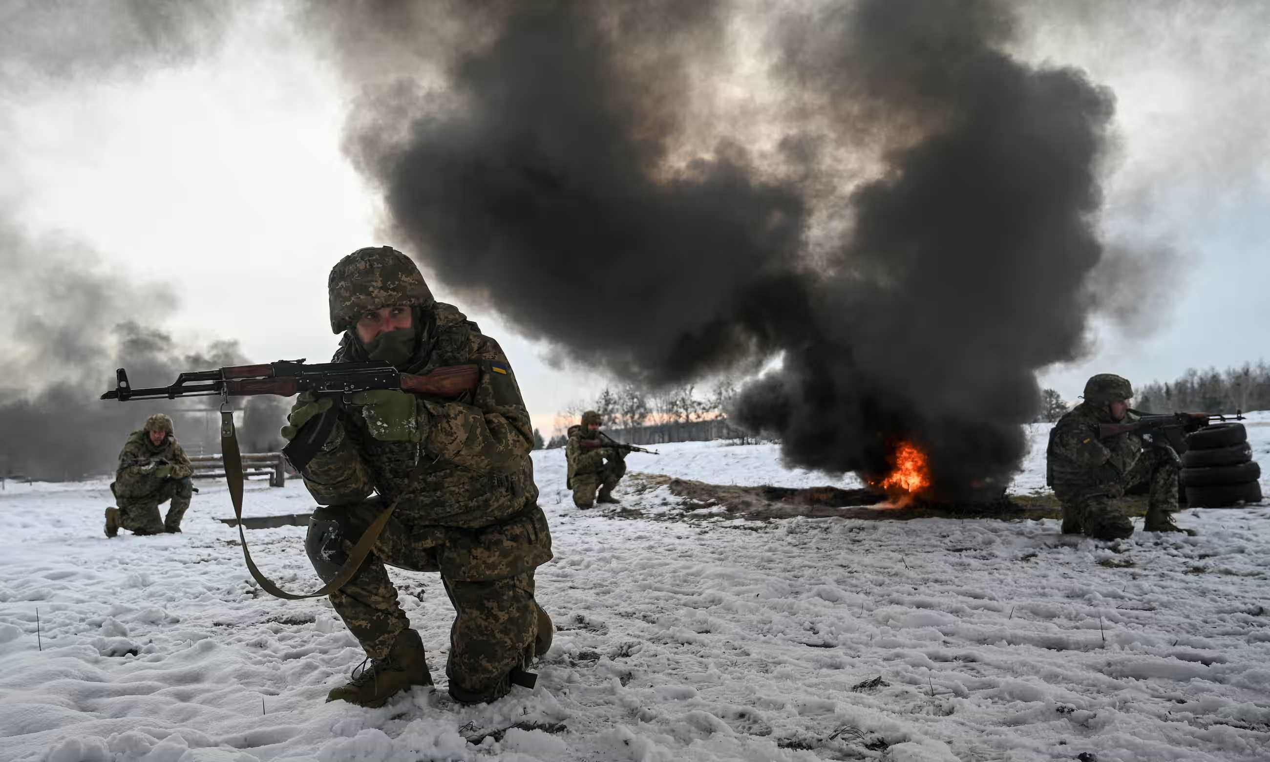 Lính Ukraine tác chiến ở vùng Donetsk (ảnh: Reuters)