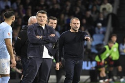Barcelona đánh rơi 3 điểm, HLV Flick mắng dàn sao trong phòng thay đồ