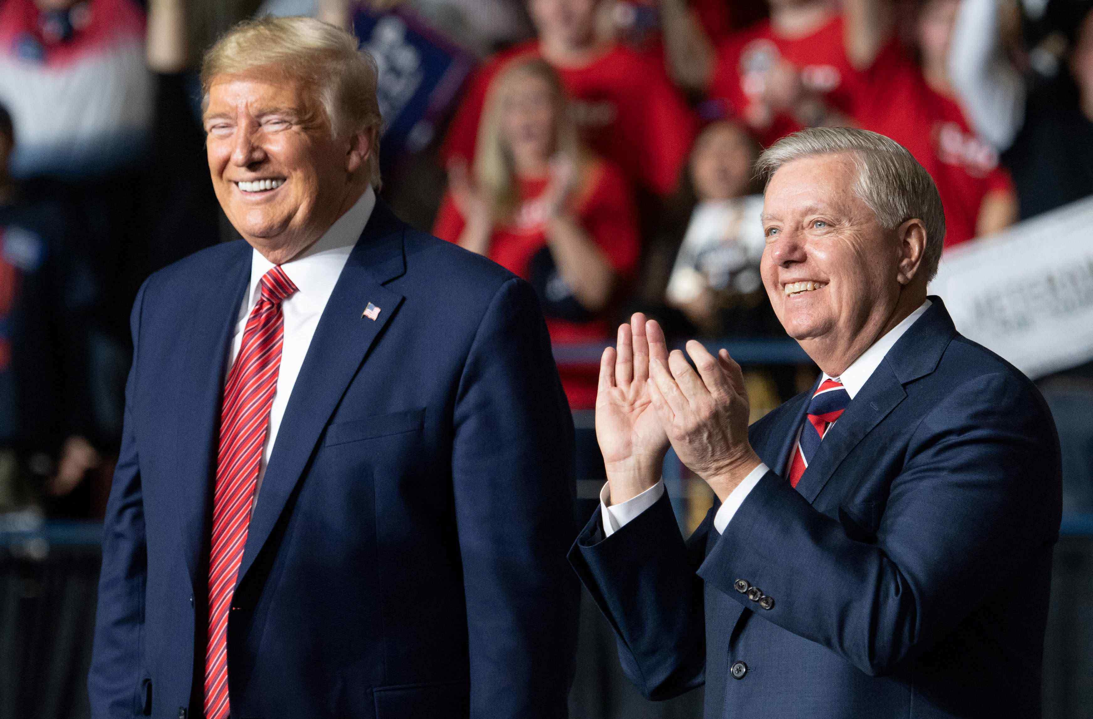 Ông Lindsey Graham thường xuyên xuất hiện bên cạnh ông Trump (ảnh: CNN)