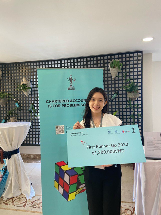 Mỹ Anh thuộc đội Á quân 1 cuộc thi 'South ICAEW Vietnam Business Challenge (IVBC) 2022'.