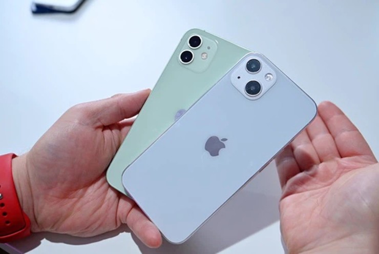 iPhone 13 được đánh giá đáng mua hơn.