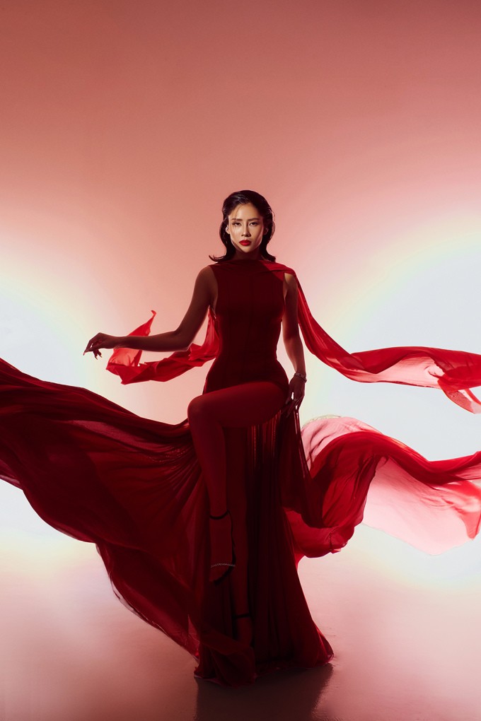 Vài năm nay, Nguyễn Thị Loan ít hoạt động showbiz để tập trung cho việc kinh doanh trong lĩnh vực làm đẹp và đào tạo kỹ năng catwalk.