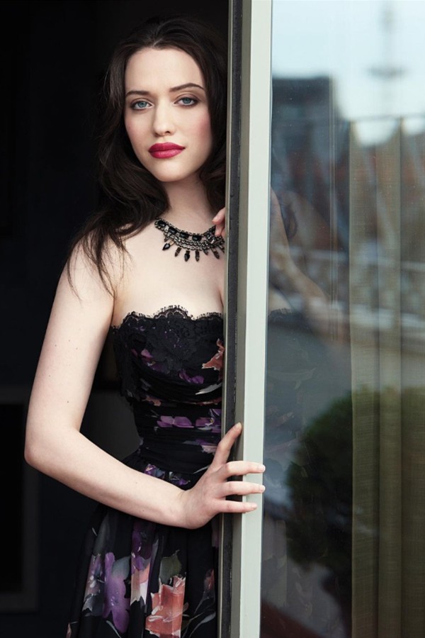 Kat Dennings sinh năm 1986, hiện tại đã 38 tuổi. Nữ diễn viên người Mỹ được mệnh danh là một trong những nữ thần sắc đẹp của điện ảnh Hollywood đương đại. Cô từng nổi tiếng với khán giả Việt khi vào vai diễn viên nhí trong phim "Sex and the City".